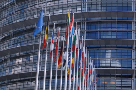 La Commissione europea, disco verde all’uso del glisofato per altri 10 anni