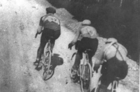 Il Giro d’Italia a Napoli per la 45ª volta, terza città dopo Milano e Roma. I campioni e le storie del Giro a Napoli dal 1909 al prossimo 14 maggio