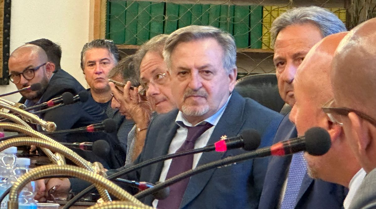 “La Puglia ponte nel Mediterraneo”: importante momento di dialogo e di confronto, organizzato dal Consigliere Regionale Puglia On. Paolo Pagliaro, presso la Camera di commercio di Lecce