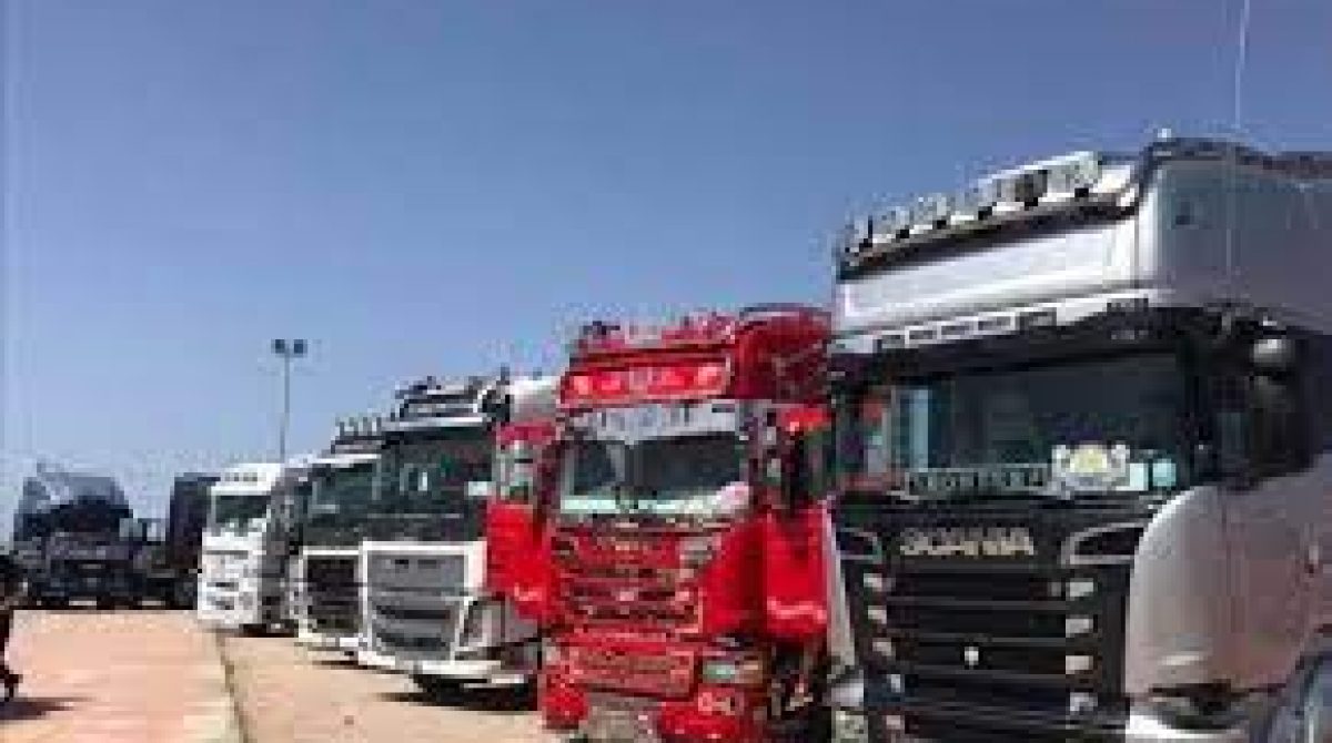 Il  divieto di sorpasso che divide l’Italia : la posizione della Lega Autisti Autotrasportatori Indipendenti, confederata Conf PMI ITALIA