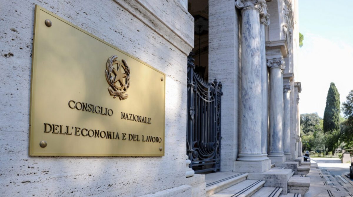 Il CNEL si autocelebra. Forlani  no – Quando l’esperto del CNEL dà ragione a chi il CNEL esclude